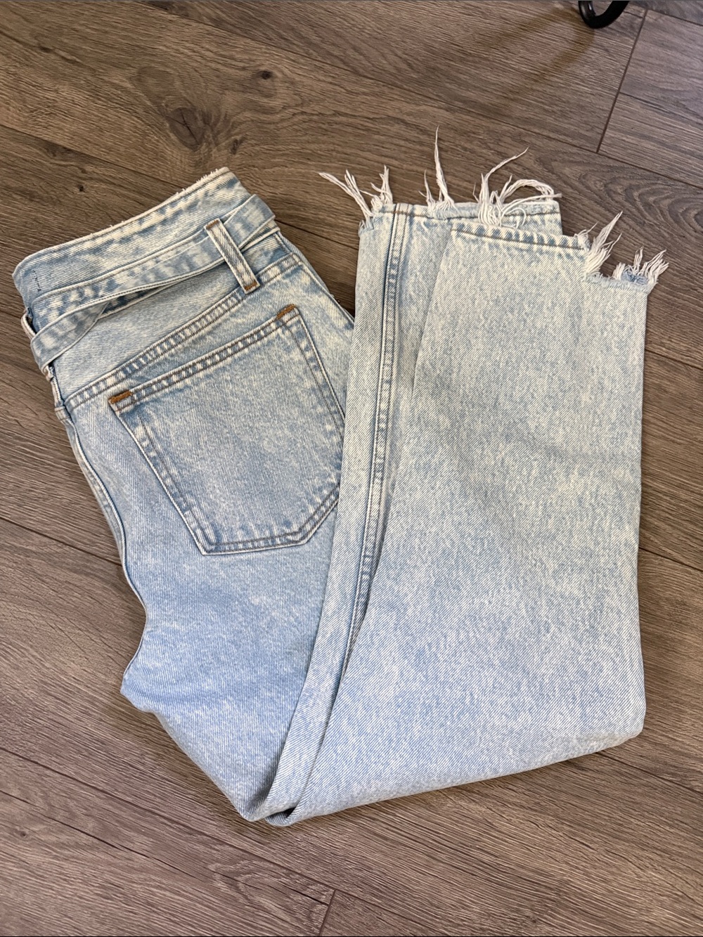 Abercrombie & Fitch Light Blue High-Rise Tie-Belt Jeans - Picture 2 of 3